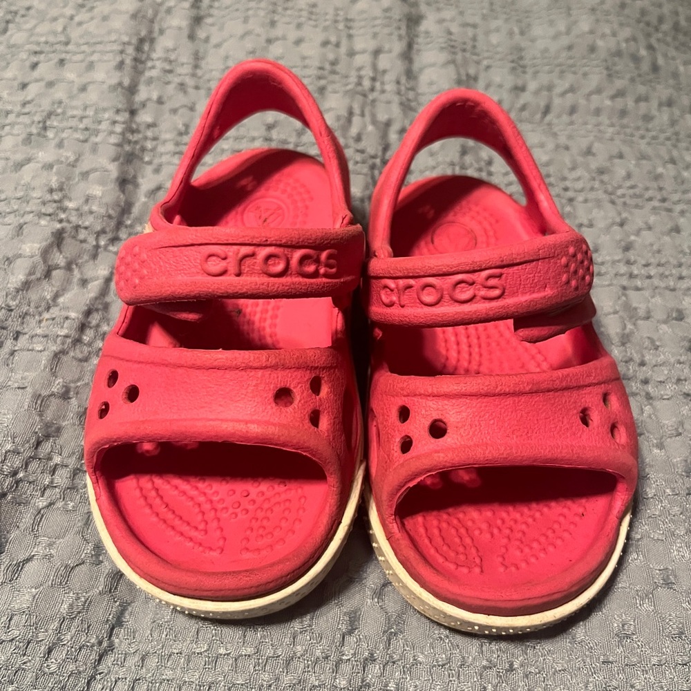Crocs Kids pink sandals (toddler 5)